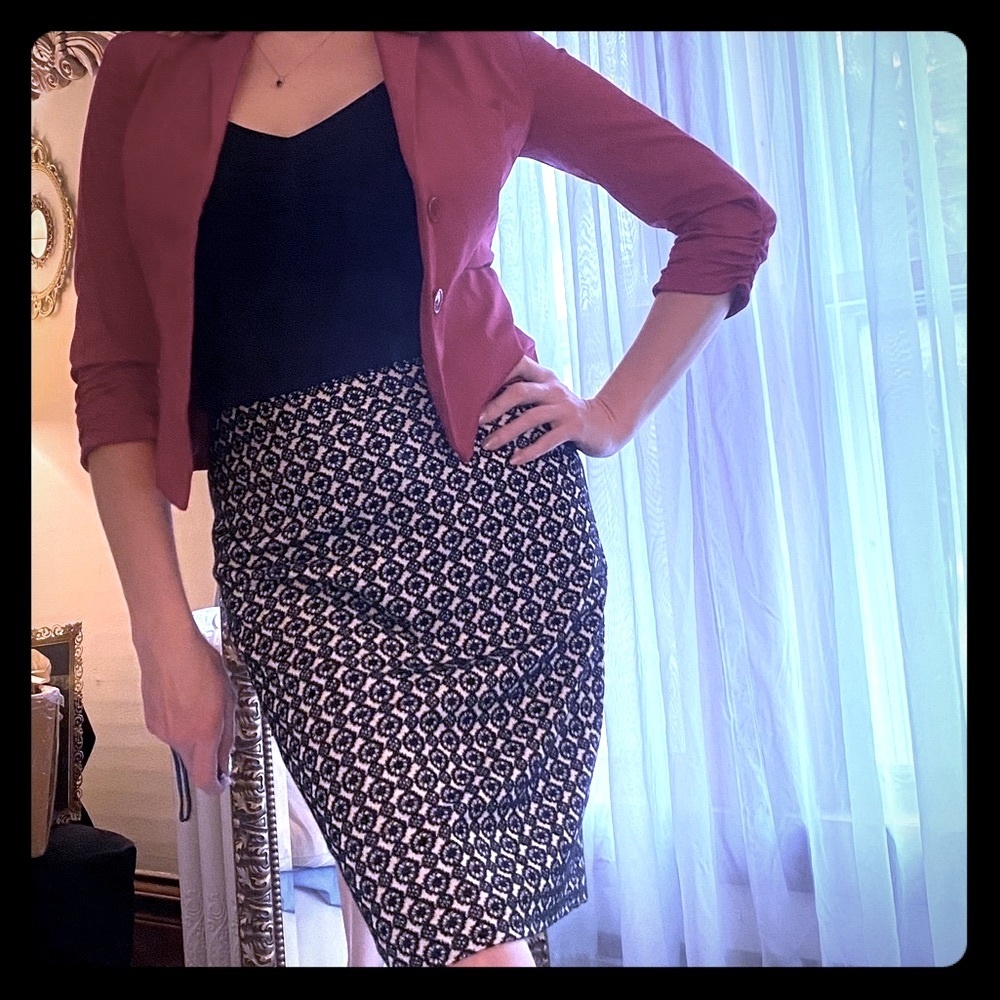 Loft black & white pencil skirt